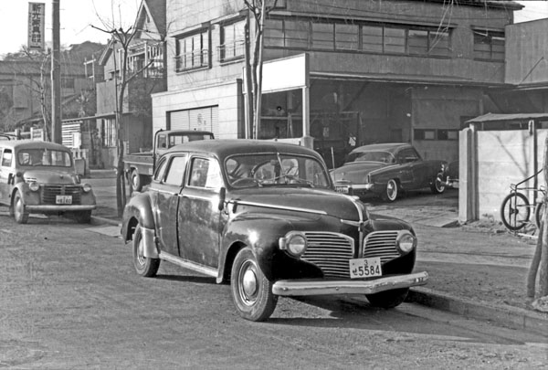 41-1b (043-08) 1941 Dodge Custom Luxury Liner4dr. Sedan.jpg